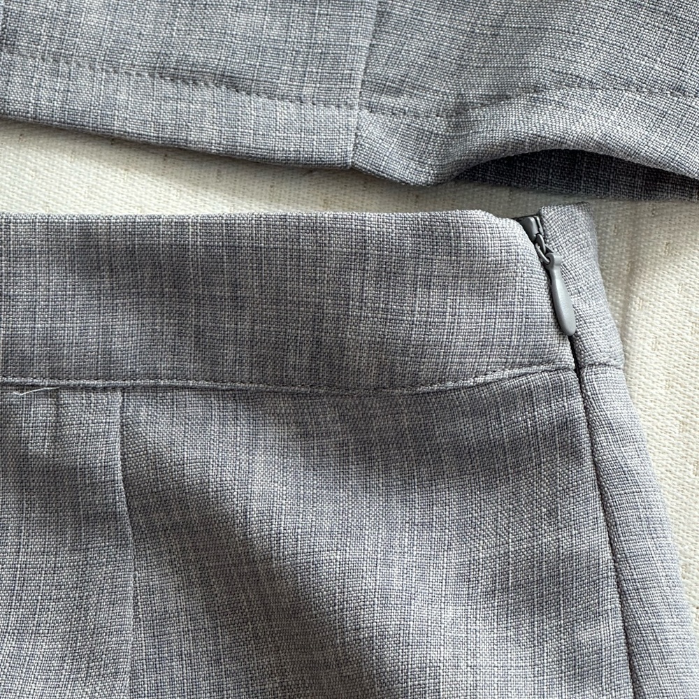 Chic Gray Button-Down Skirt Suit - image 5